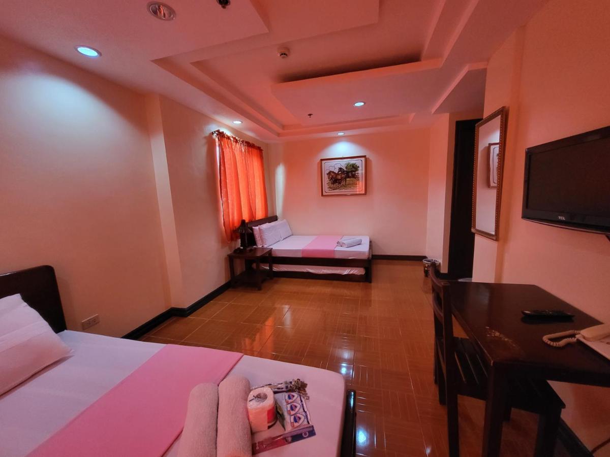 Rooms R Us - Voyagers Palace Puerto Princesa Екстериор снимка